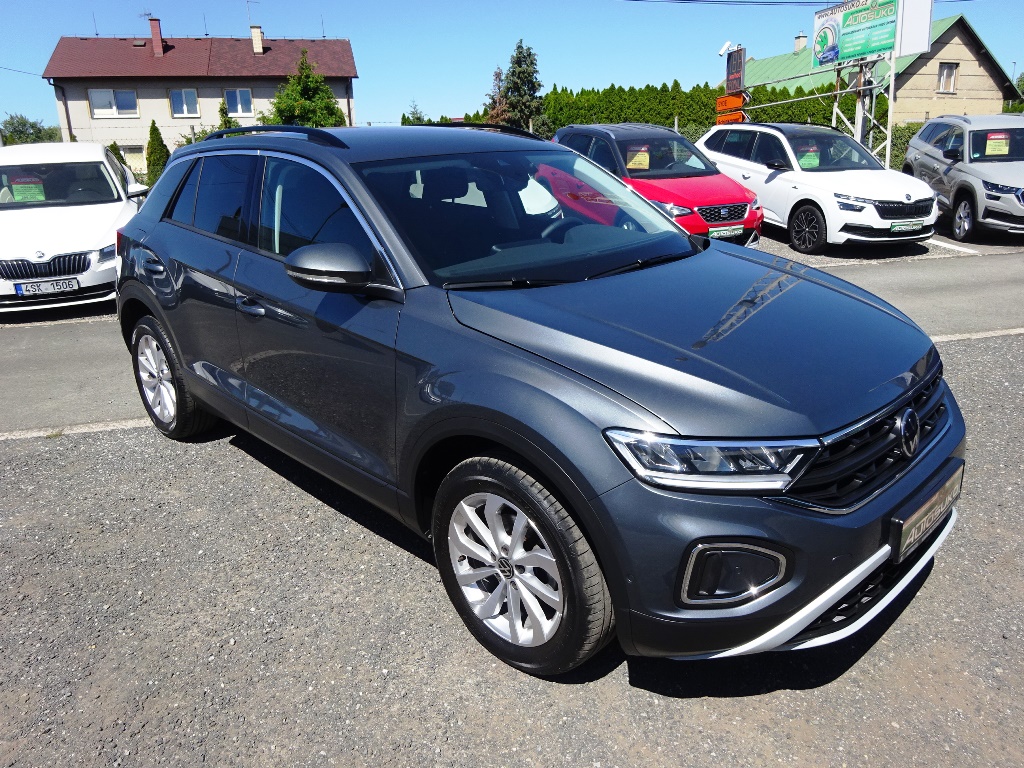 VW T-ROC Life 1,0 TSI 81kW + 6st.man.  - 2024 - 40.870km - 1.Majitel !