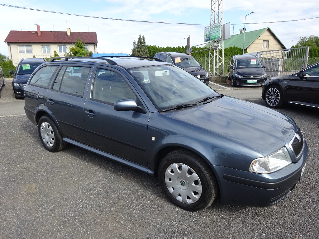 OCTAVIA COMBI Tour 1,9 TDI 74kW + Climatronic - 2006